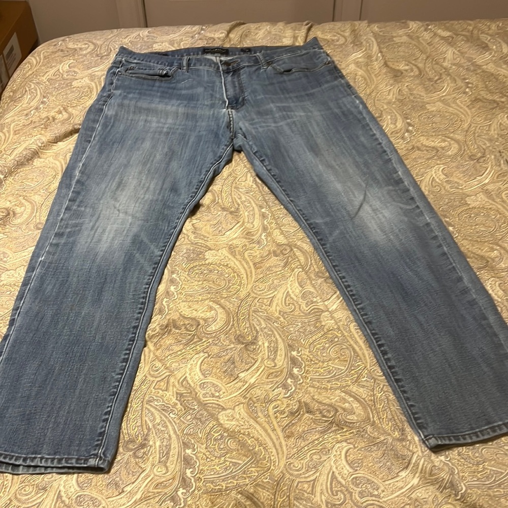 Men’s 38 x 30 Lucky Brand jeans, 410 Athletic Slim